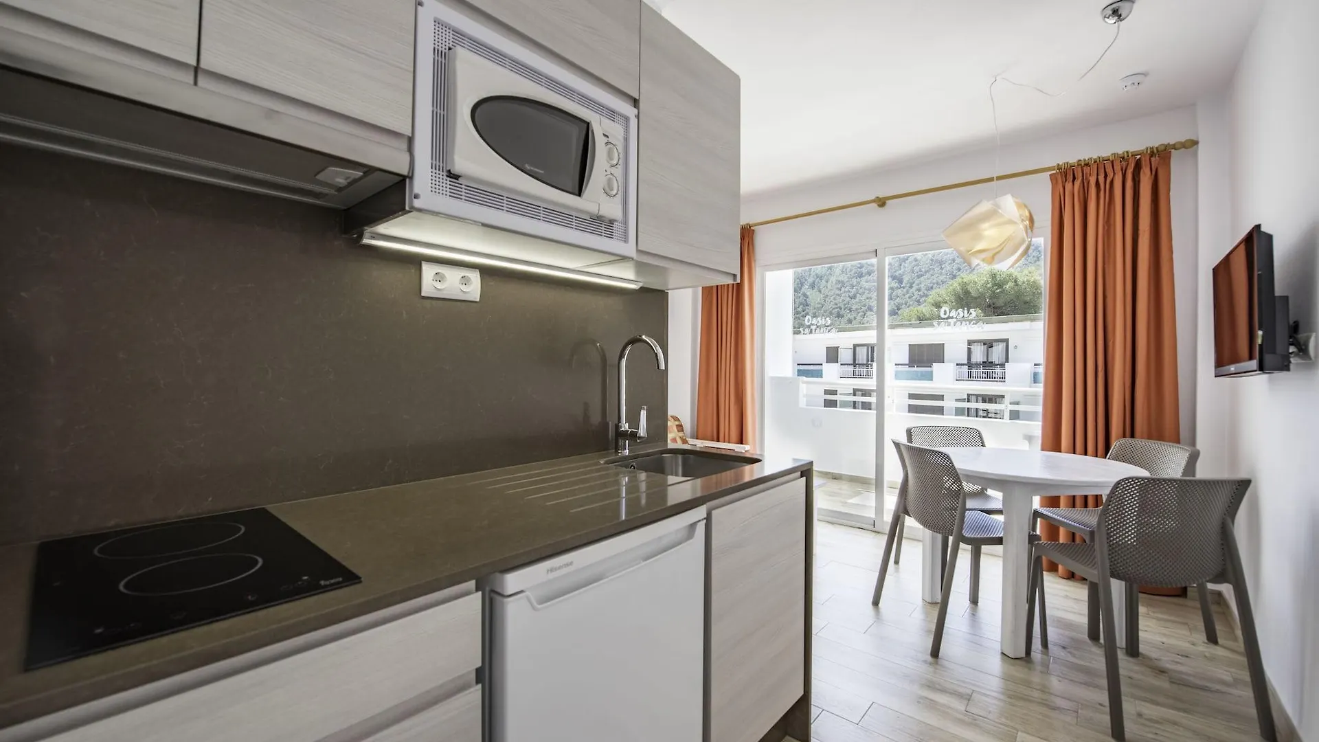 Oasis Sa Tanca Apartamentos Cala Llonga  Cala Llonga (Ibiza)