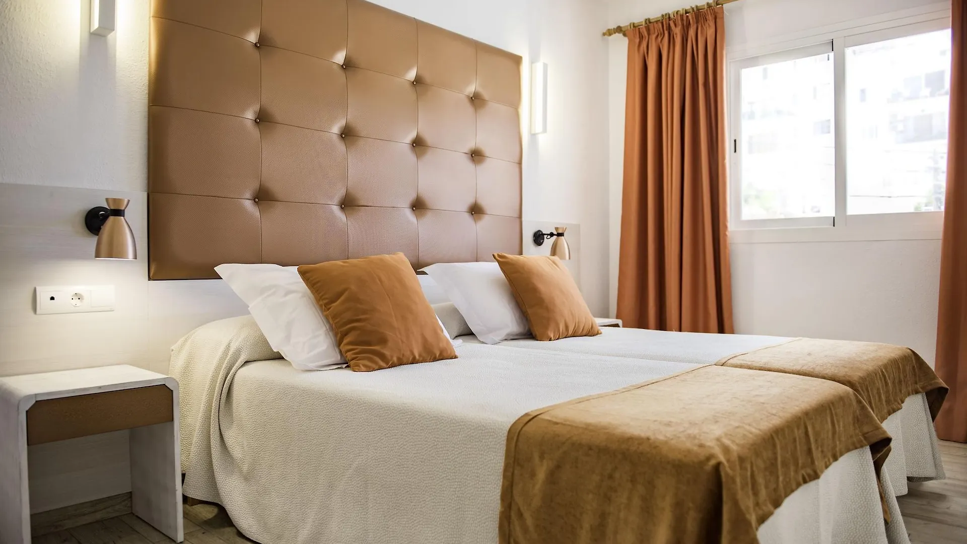 Oasis Sa Tanca Apartamentos Cala Llonga  Spagna