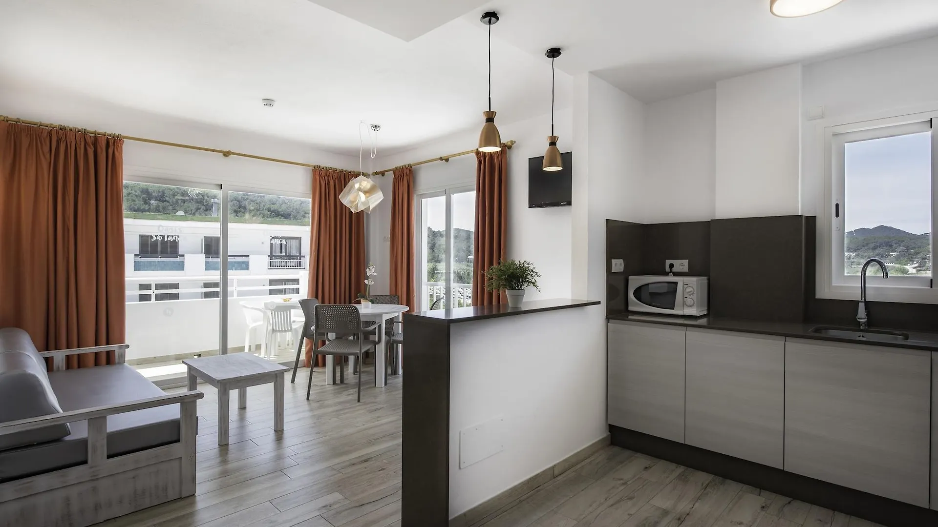 Oasis Sa Tanca Apartamentos Cala Llonga  0*, Cala Llonga (Ibiza) Spagna